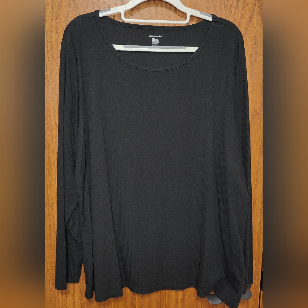 Women's Amazon Essentials Black Tee, Size 2X